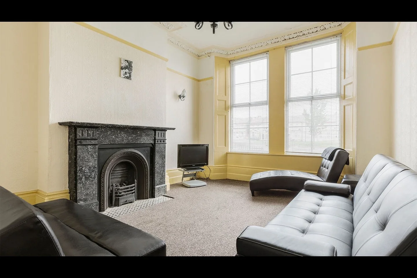 Room Edge Lane in Liverpool
