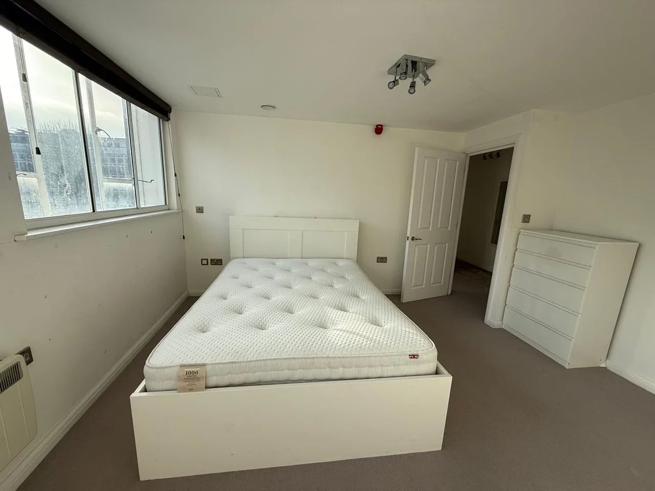 Flat Charter Quay in Greater London