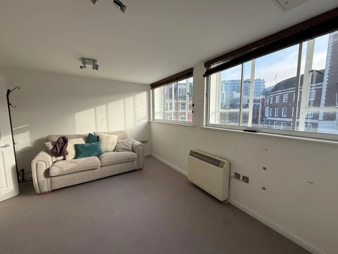 Flat Charter Quay in Greater London