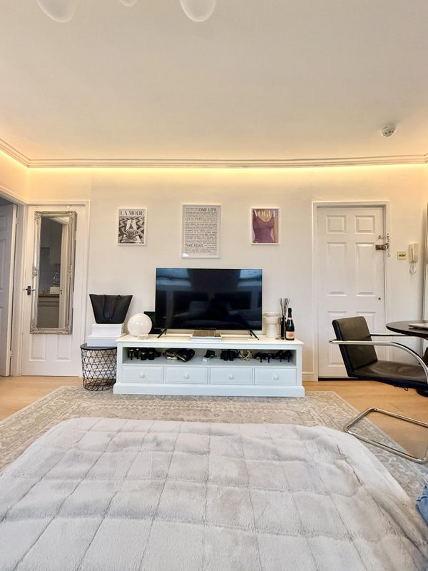Flat Cambridge Gardens in Greater London