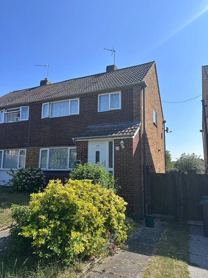 House Mansfield Road in Basingstoke and Deane