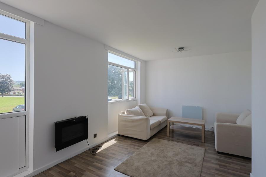 Flat Kennedy Avenue in Macclesfield