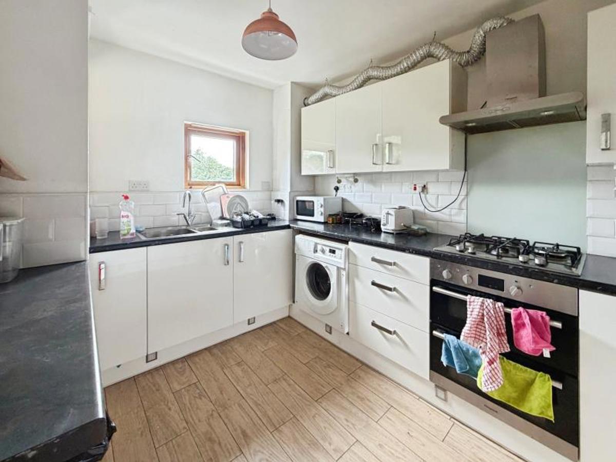 Flat Rossiter Wood Court in Bristol