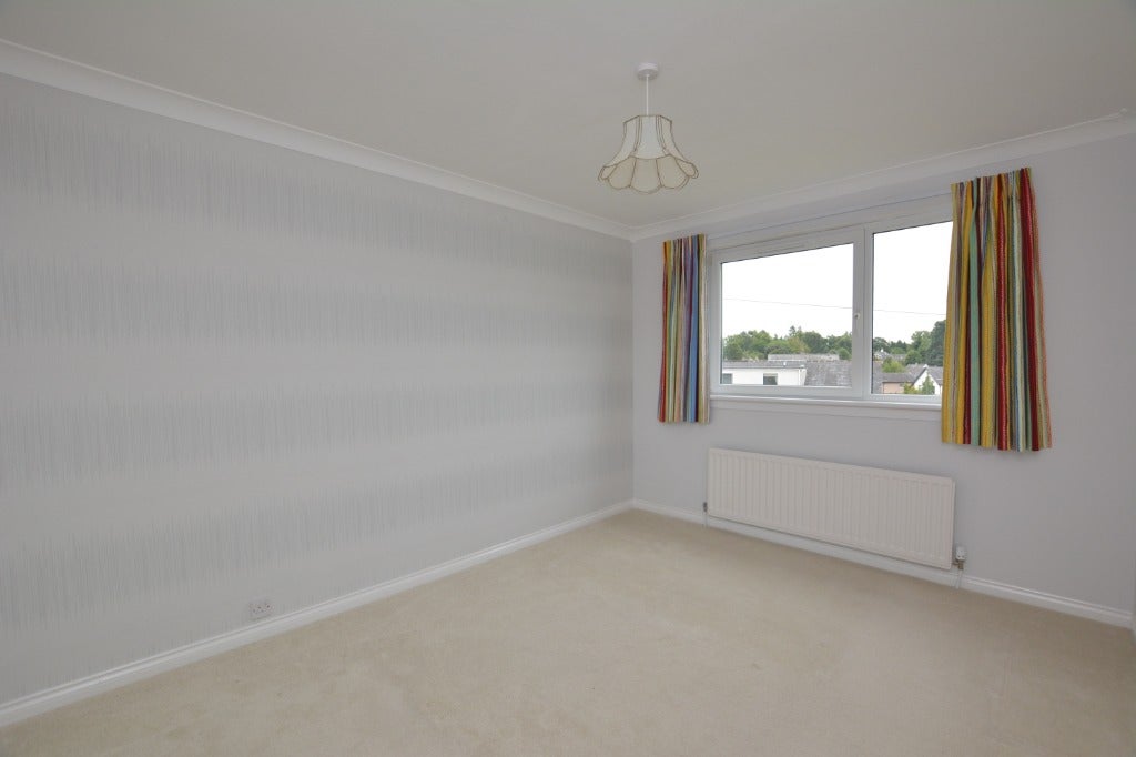 Flat Whitehill Place in Stirling