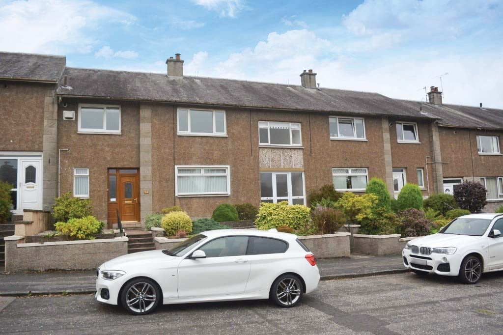Flat Whitehill Place in Stirling