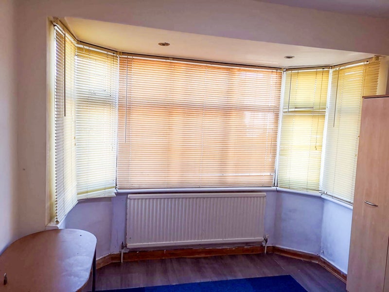 Room Tranmere Road in Greater London