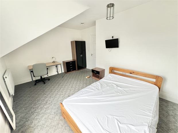 Flat Gwydr Crescent in Swansea