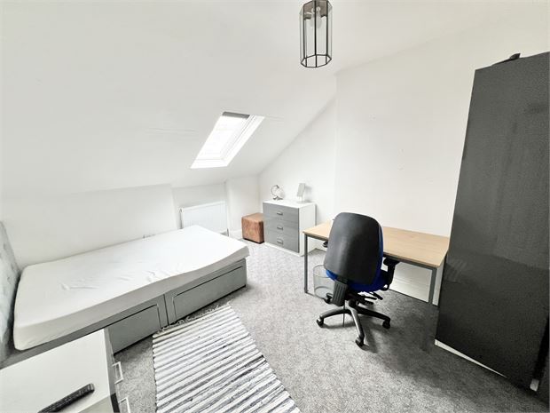 Flat Gwydr Crescent in Swansea