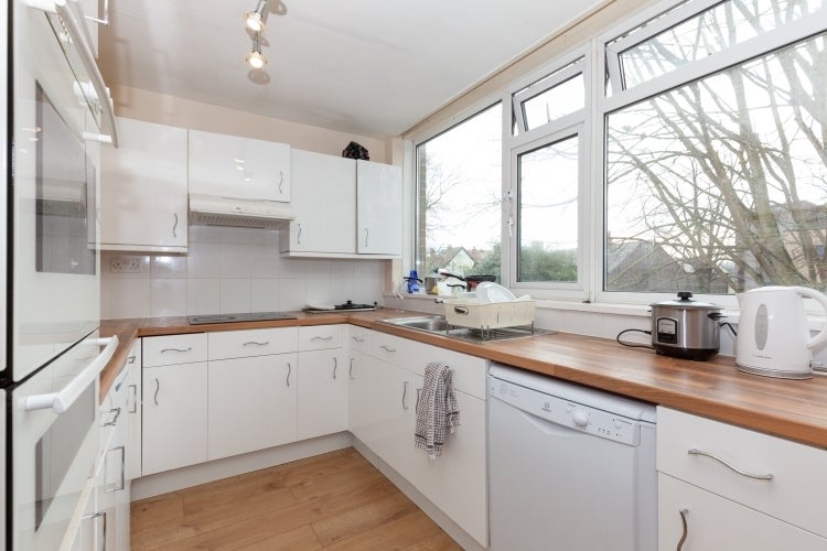 Room Horwood Close in Oxford