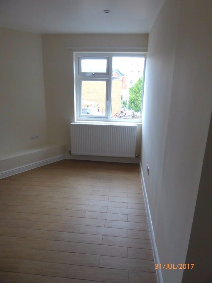 Flat Guildford Road in Woking