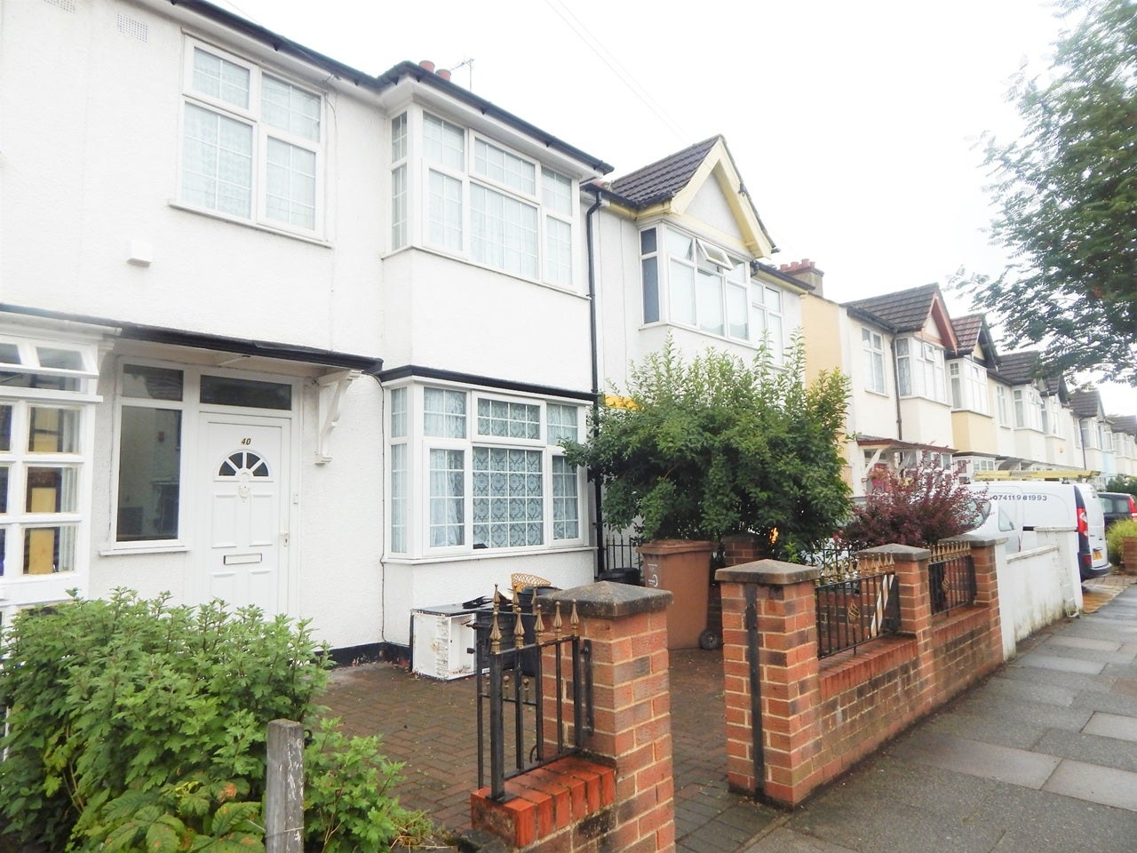 Room Colwood Gardens in Greater London