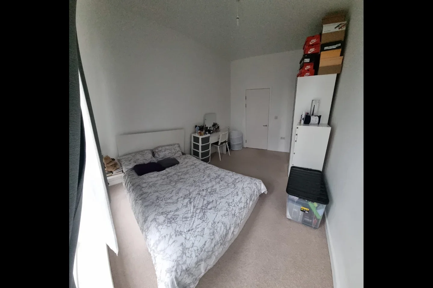 Room Ryan Close in Greater London
