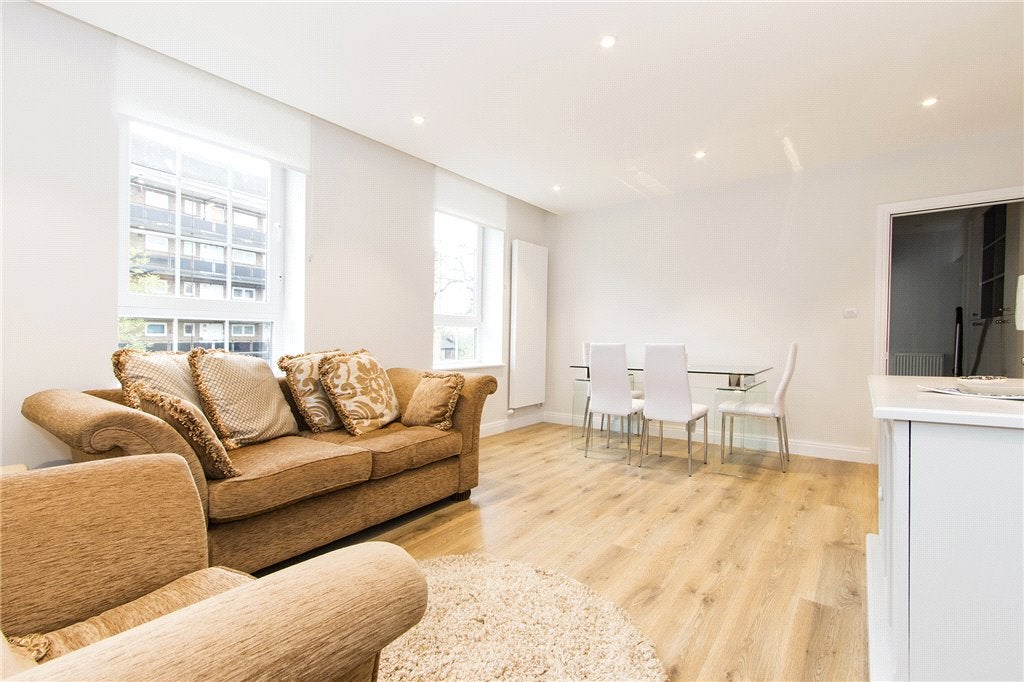 Flat Tabard Street in Greater London