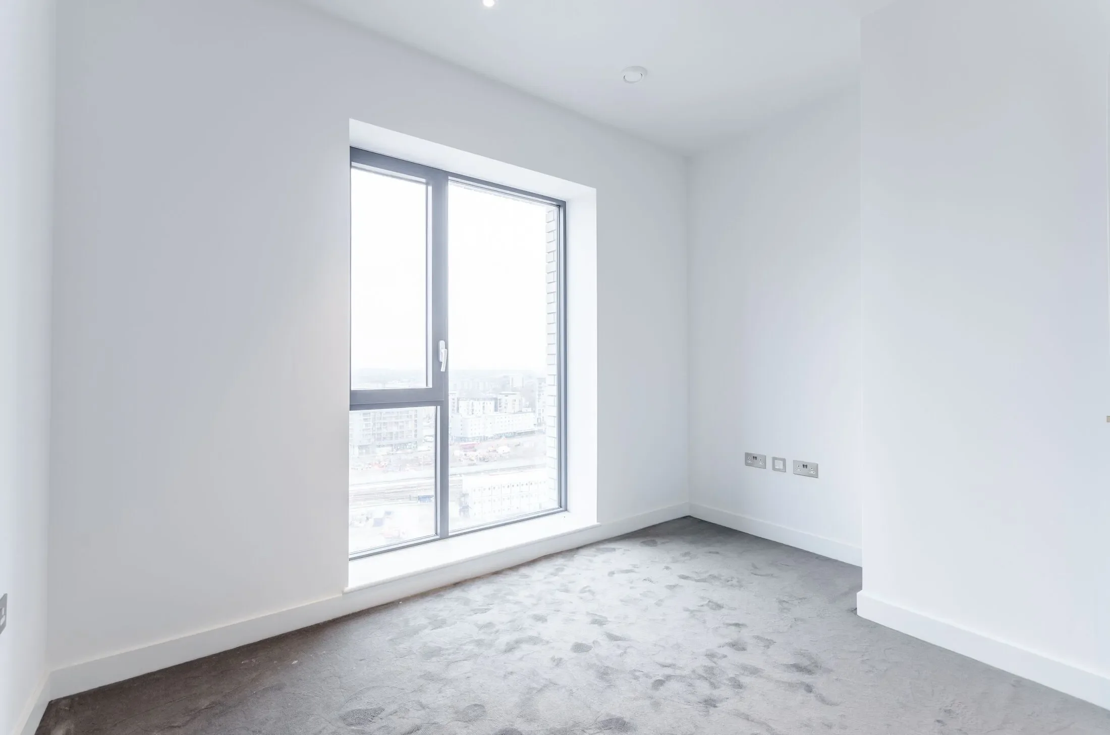 Flat Botanic Square in Greater London