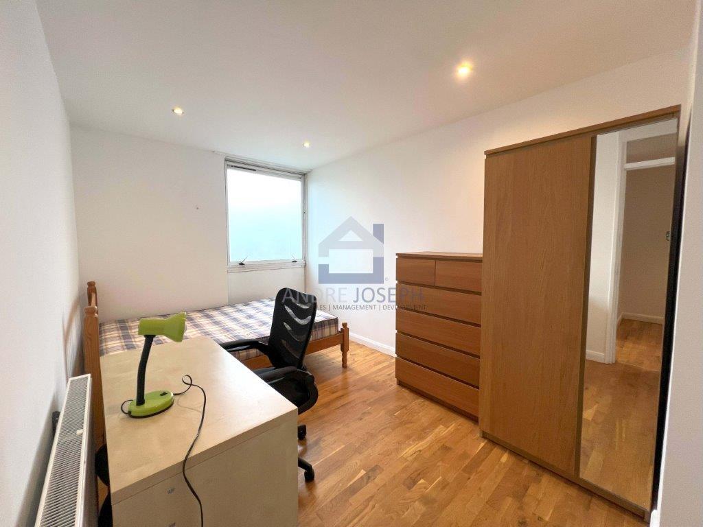 Flat Fenwick Place in Greater London