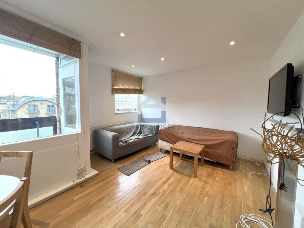 Flat Fenwick Place in Greater London