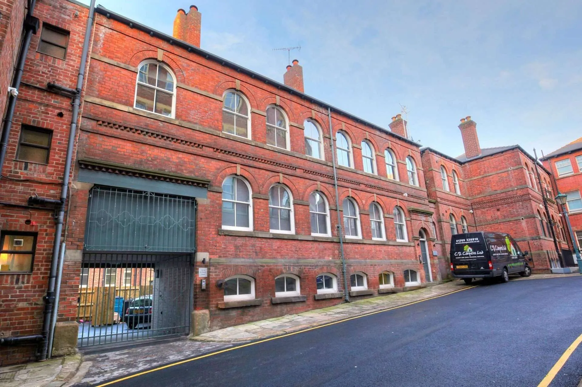 Flat St Peter's Close in Sheffield