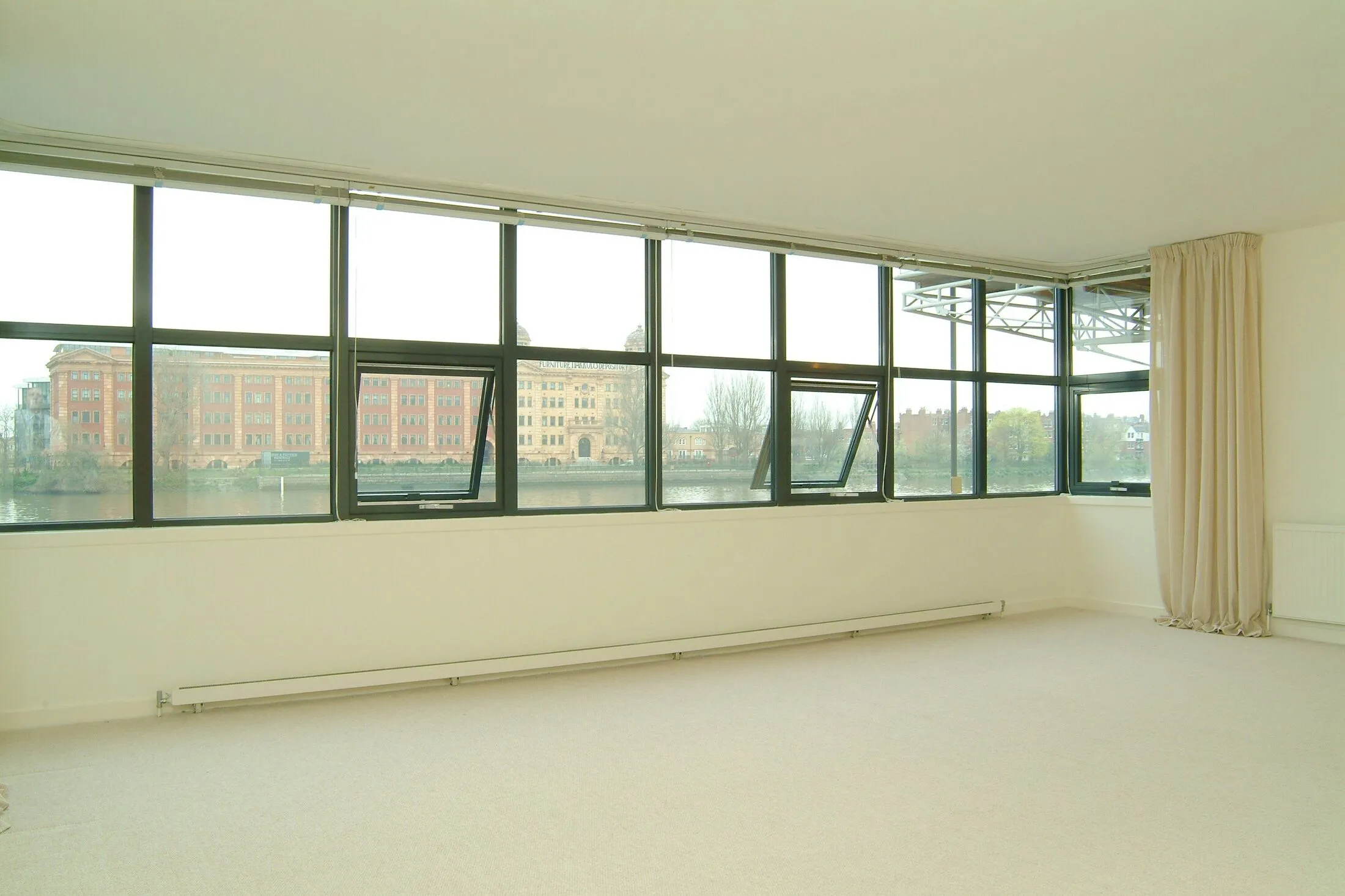 Flat Rainville Road in Greater London