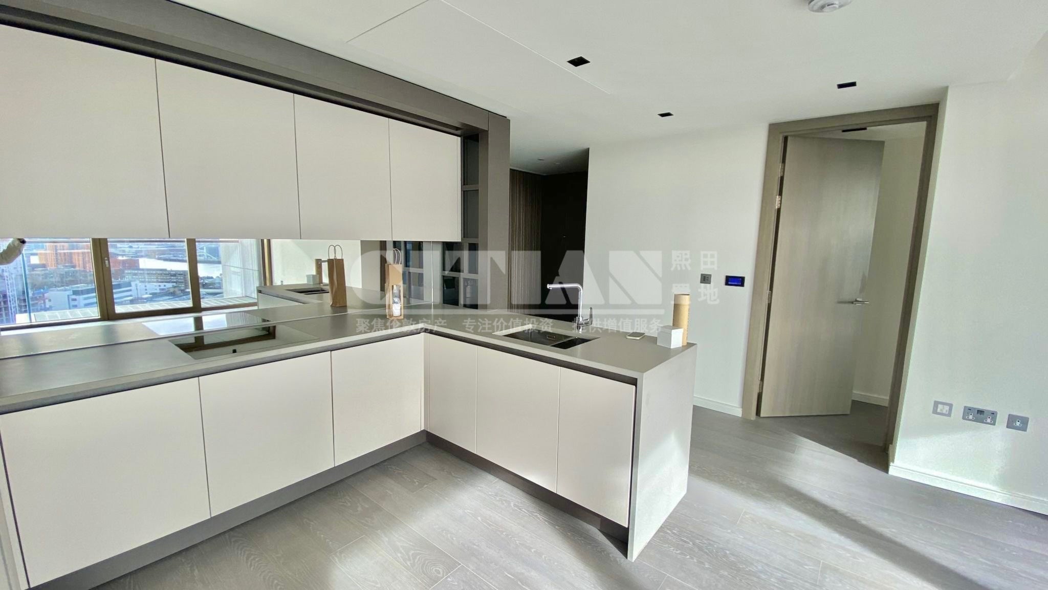 Flat Park Drive in Greater London