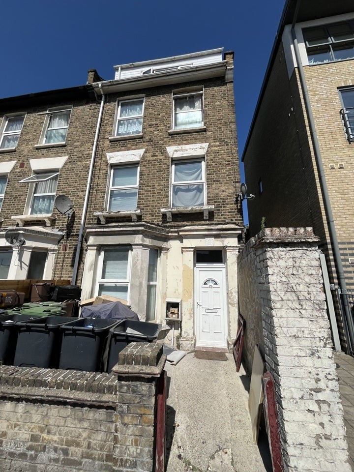 Flat Church Road in Greater London