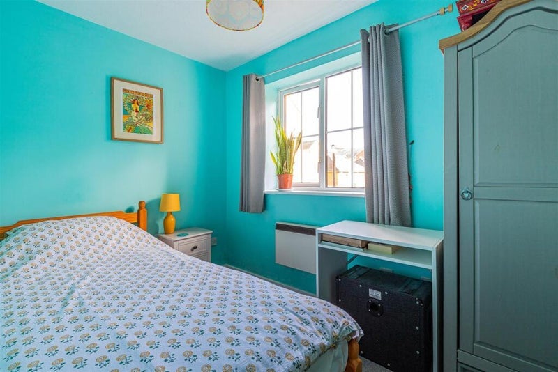 Room Campbell Drive in Cardiff