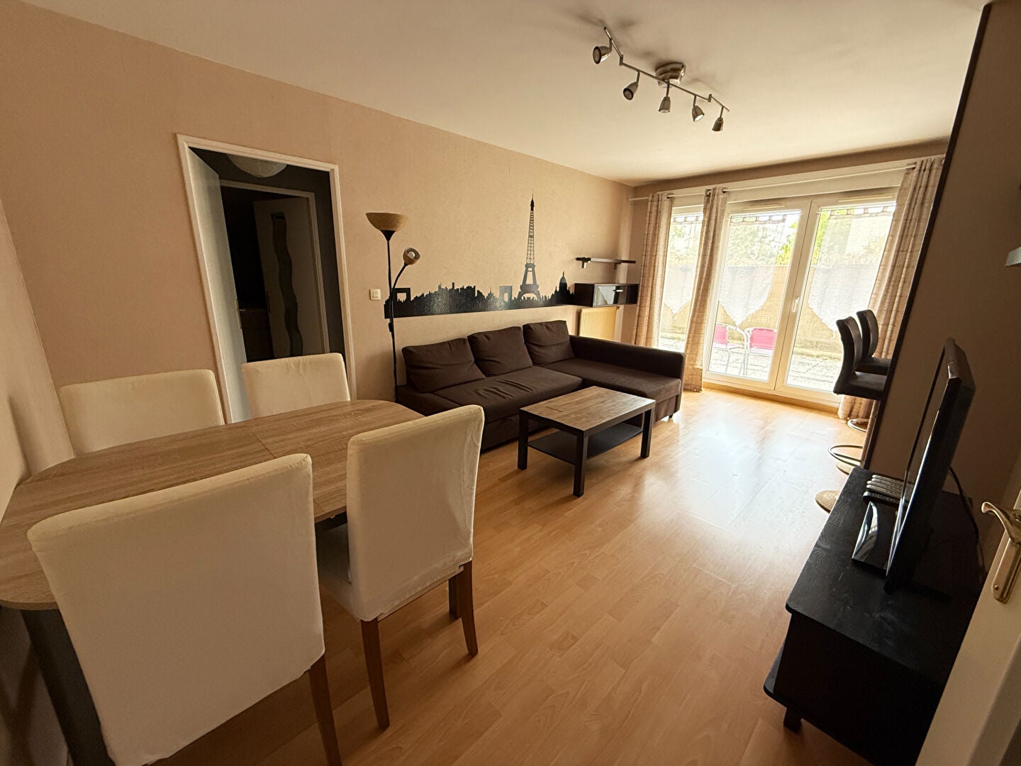Flat Rue de Bruxelles in Élancourt