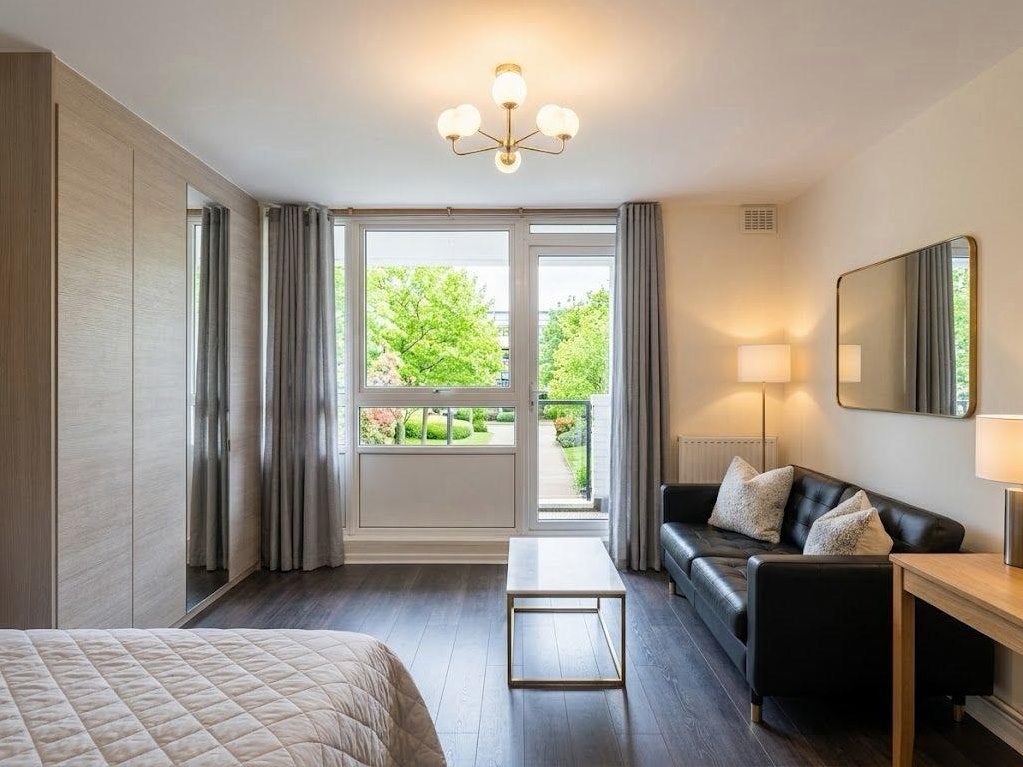 Flat Nash Street in Greater London