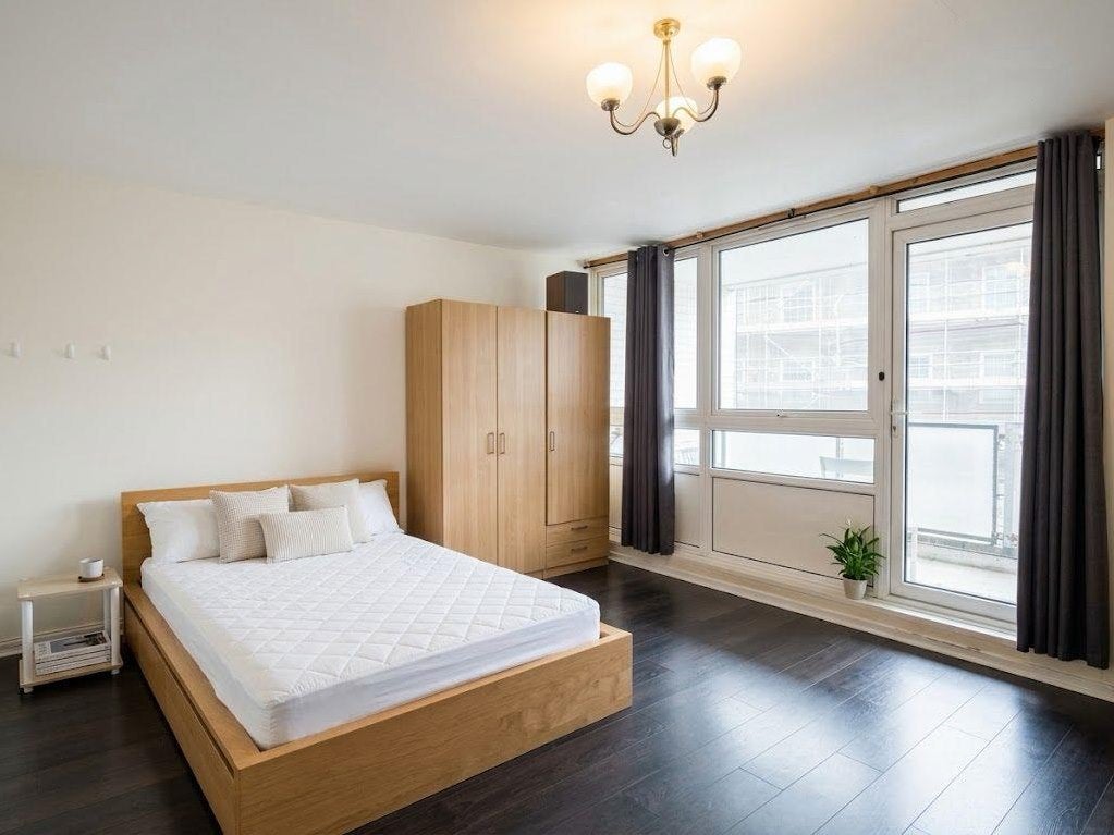 Flat Nash Street in Greater London