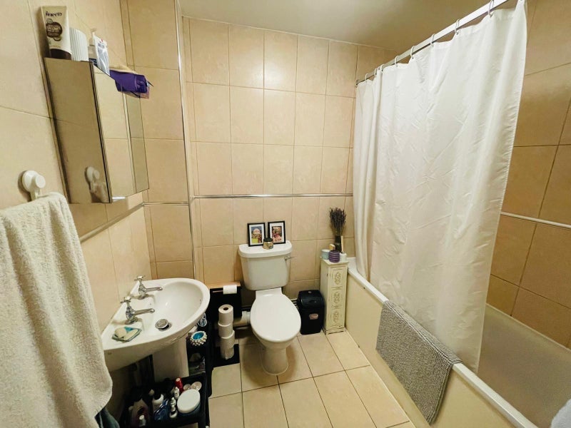 Room Stoke Newington Road in Greater London