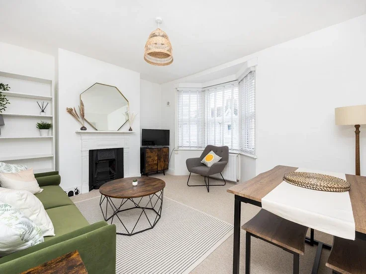 Flat Mortimer Road in Portslade by Sea