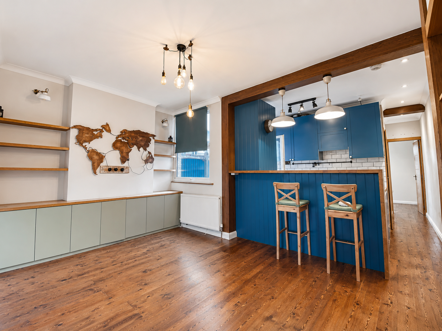 Flat Luffman Road in Greater London