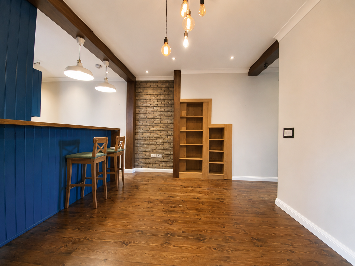Flat Luffman Road in Greater London
