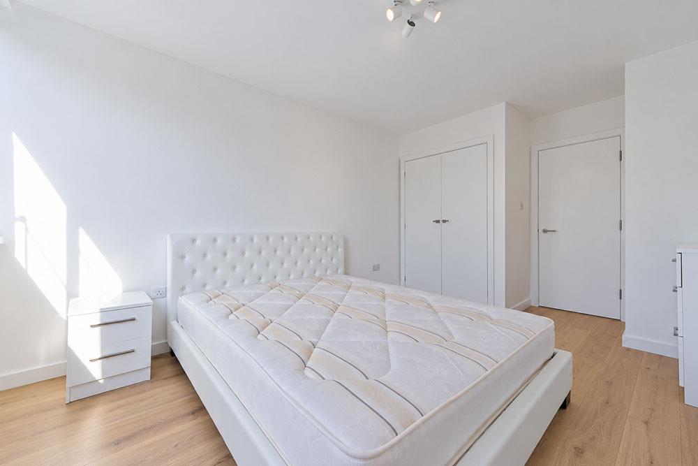 Flat Weedington Road in Greater London