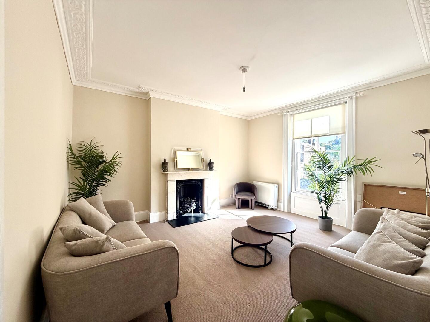 Flat Clarendon Road in Greater London