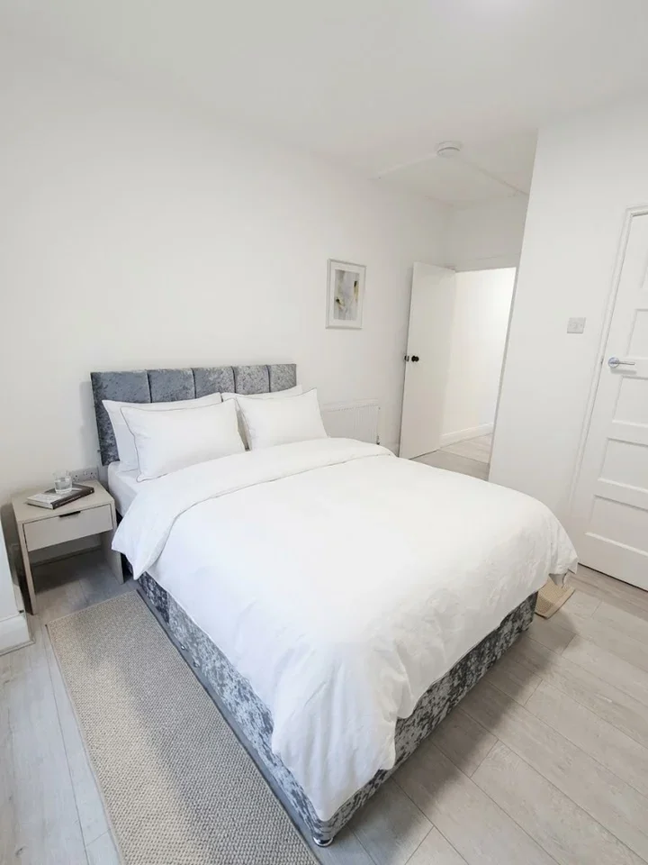 Room Haydon Drive in Greater London