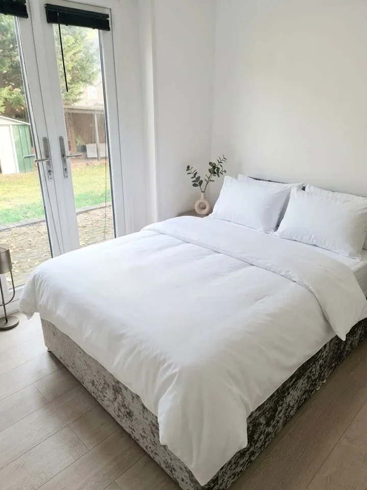 Room Haydon Drive in Greater London