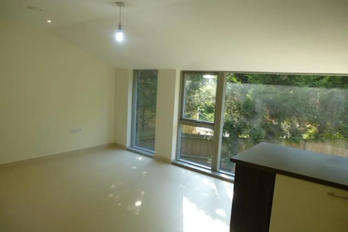 Flat Ffordd-y-barcer in Cardiff