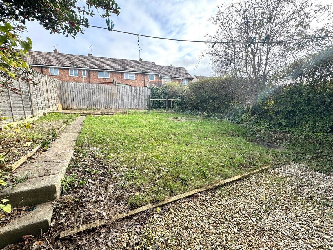 House Bratton Close in Blunsdon St Andrew