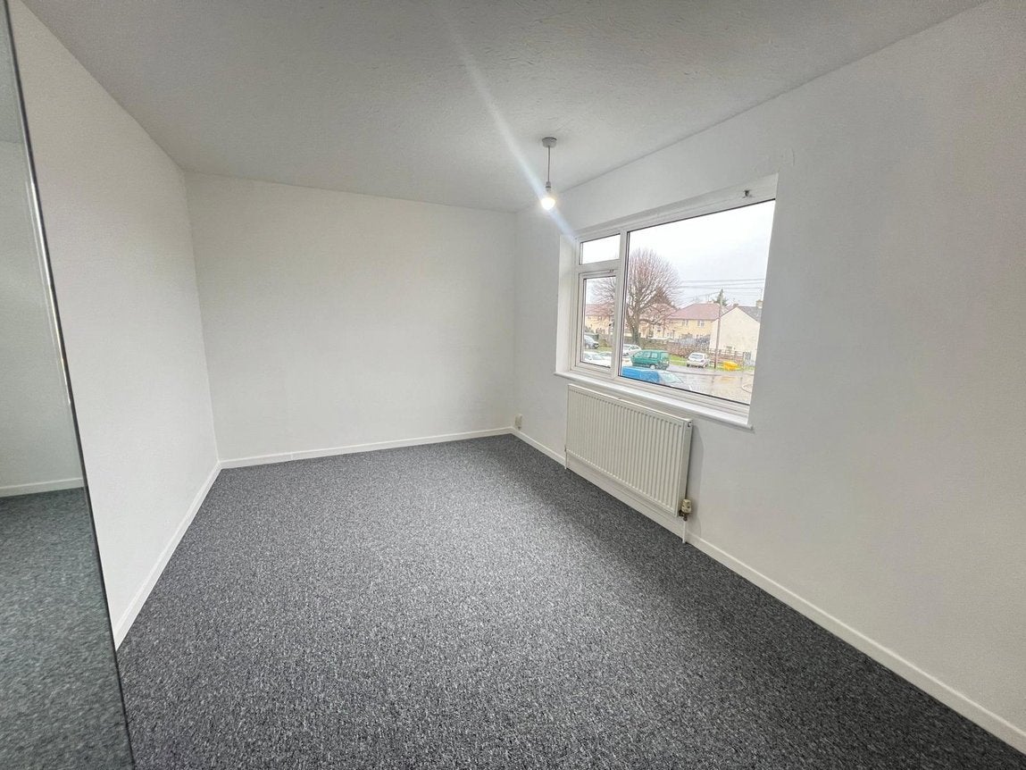House Bratton Close in Blunsdon St Andrew