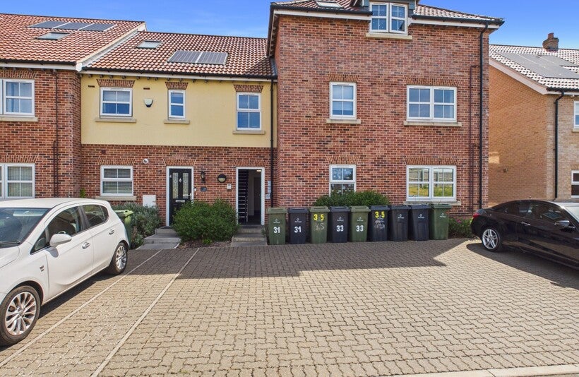 Flat Finch Drive in Breckland District