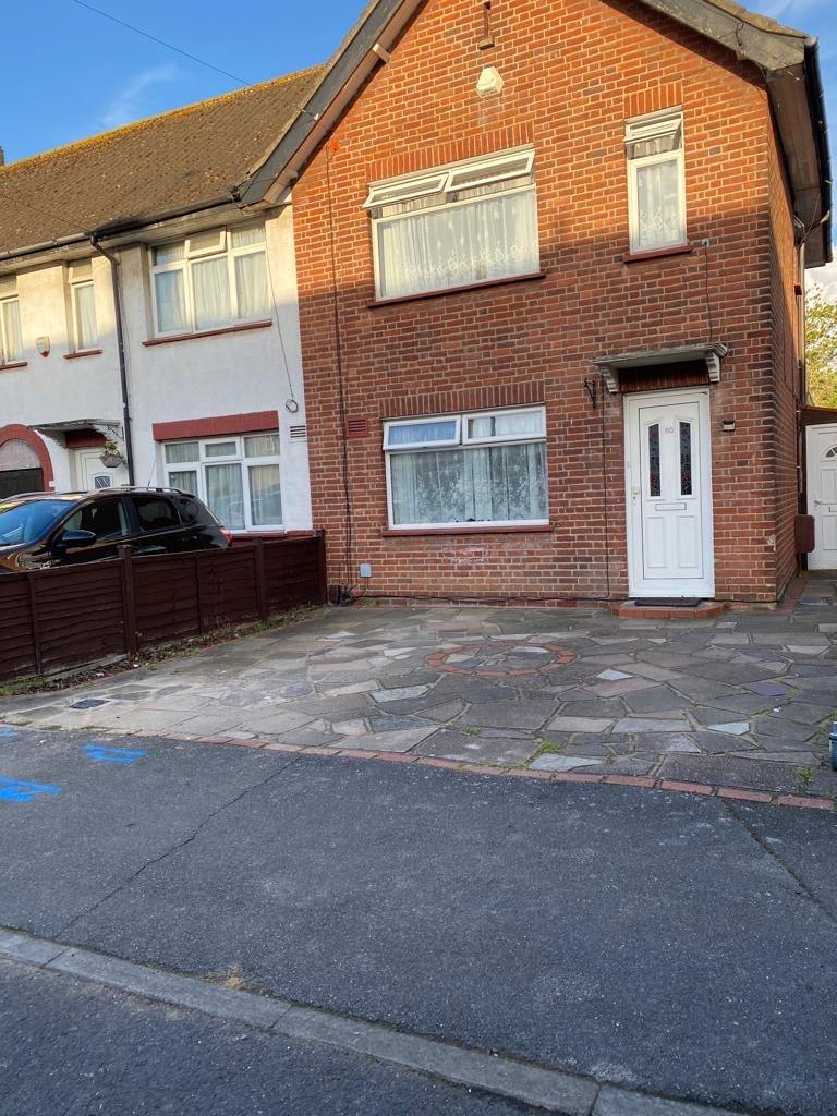 House Beechwood Avenue in Greater London