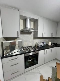 Flat Tachbrook Road in Greater London