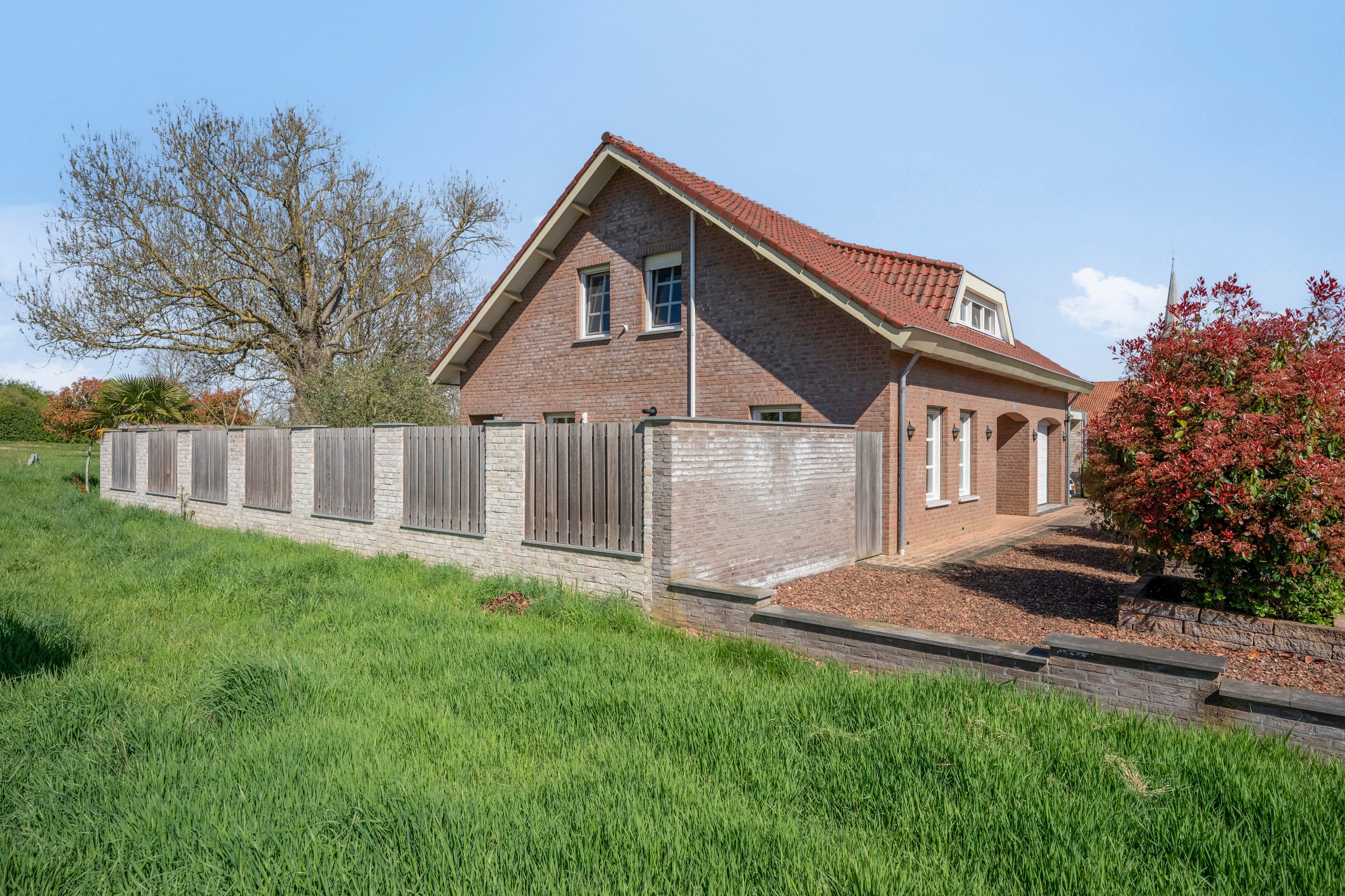 Vrijstaande woning te koop: Schuttersdreef 1, Buchten