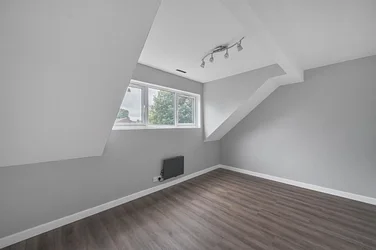 Flat Brangwyn Crescent in Greater London