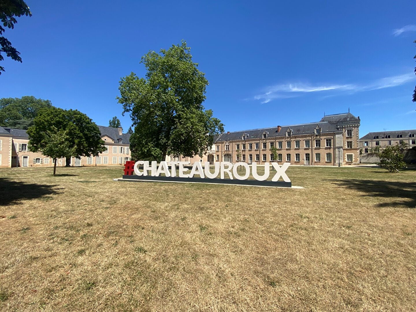 Flat Avenue François Mitterrand in Châteauroux