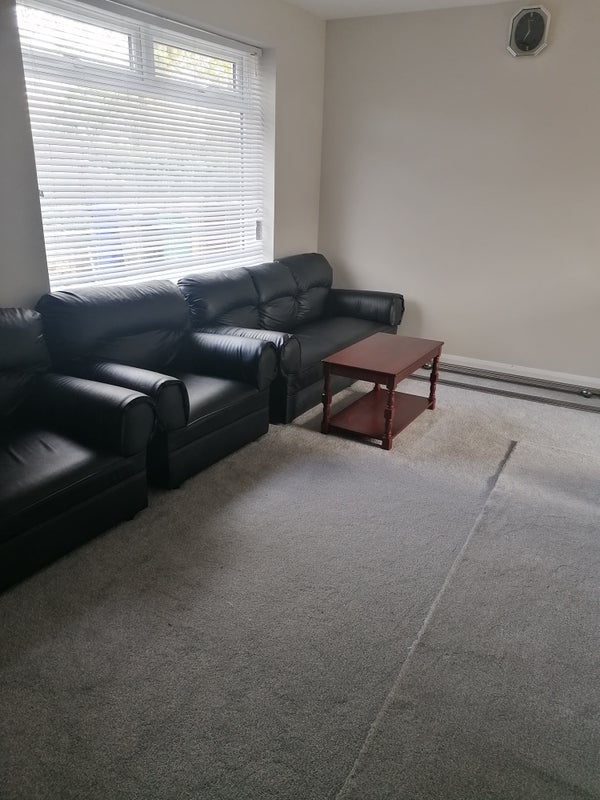 Room Greenbrow Road in Manchester