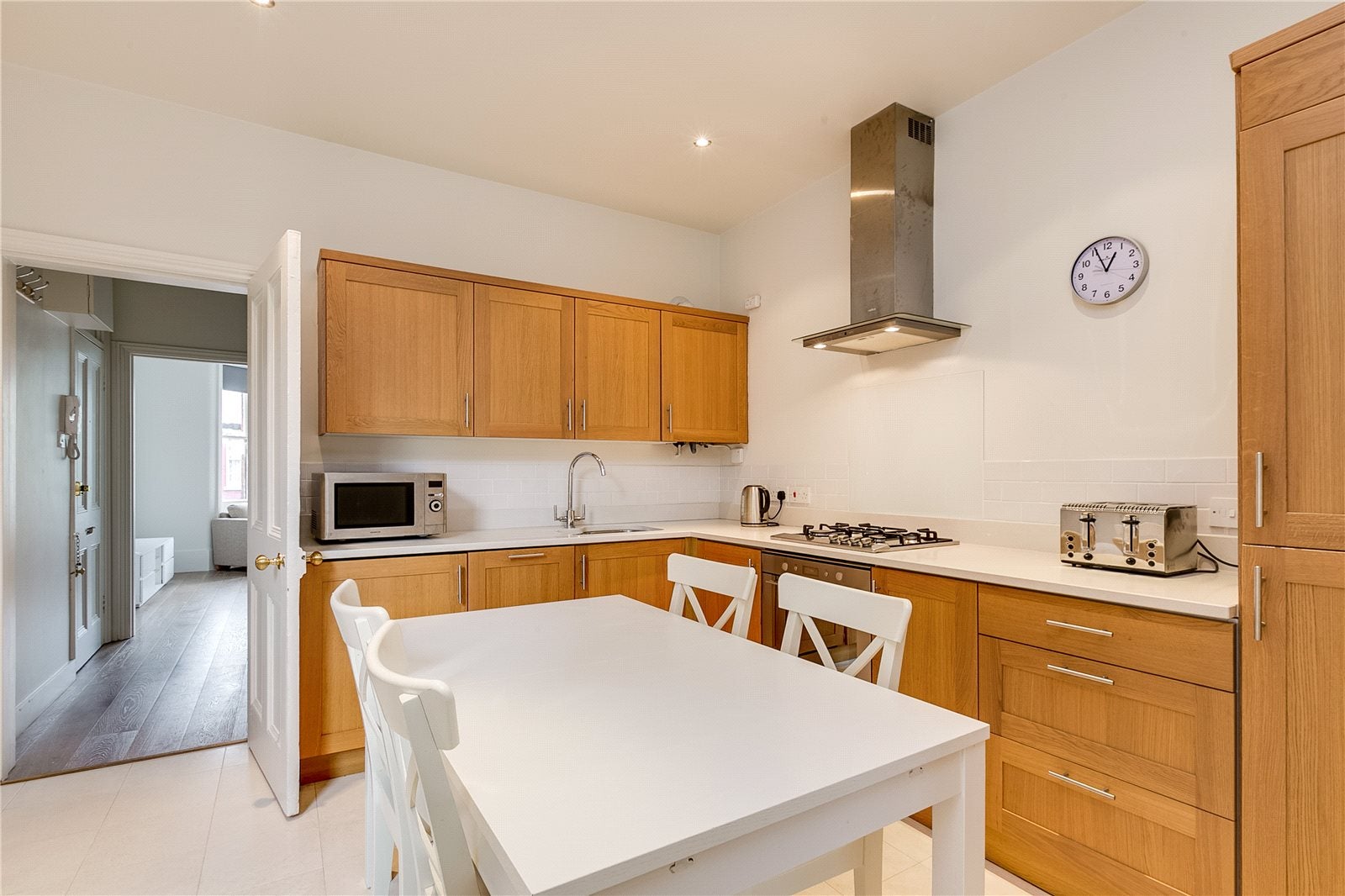 Flat Kingwood Road in Greater London