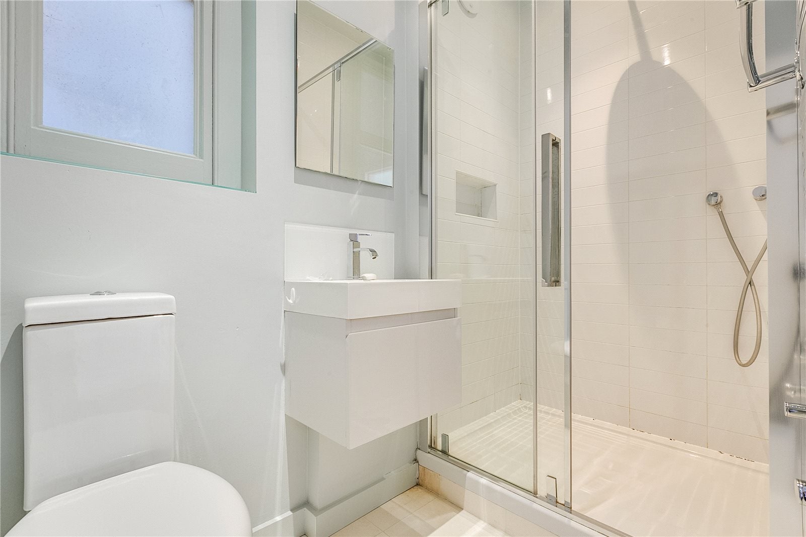 Flat Kingwood Road in Greater London