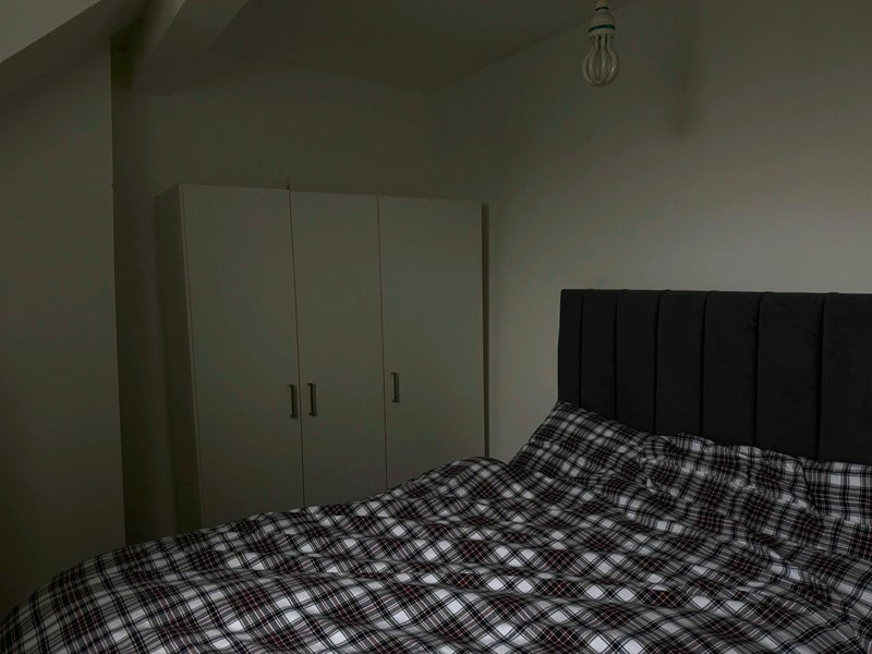 Room Violet Bank Road in Sheffield