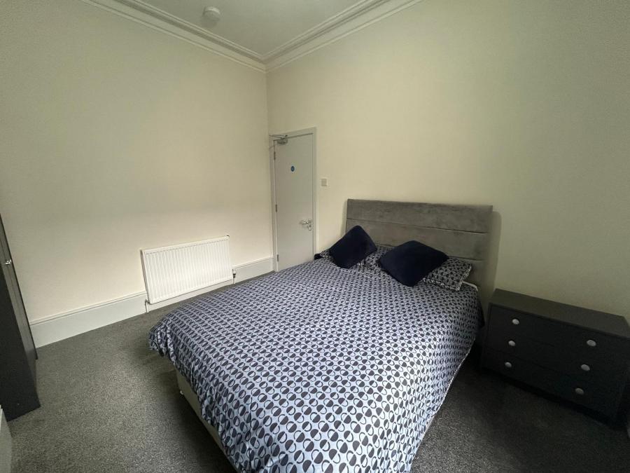Room Walliker Street in Hull